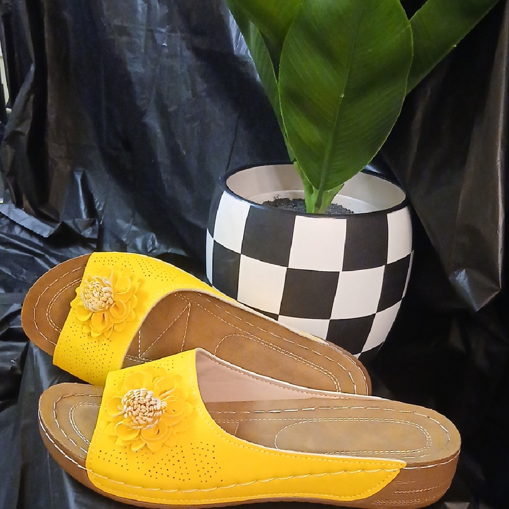 Versona Yellow Floral Sandals
